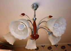 Как да накараме домакинските лампи да работят дълго и надеждно