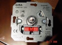 Dispozitiv de dimmer și circuit