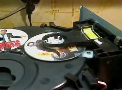 Шта учинити ако караоке центар не чита ДВД дискове