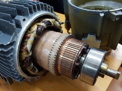 Kuinka erottaa induktiomoottori DC-moottorista